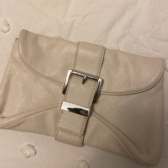 Michael Kors off white clutch - Picture 1 of 3